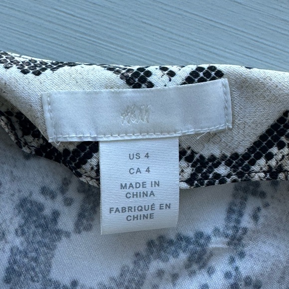 H&M snakeskin satin midi skirt - Picture 8 of 8